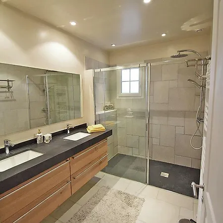Charming In With Private Swimming Pool